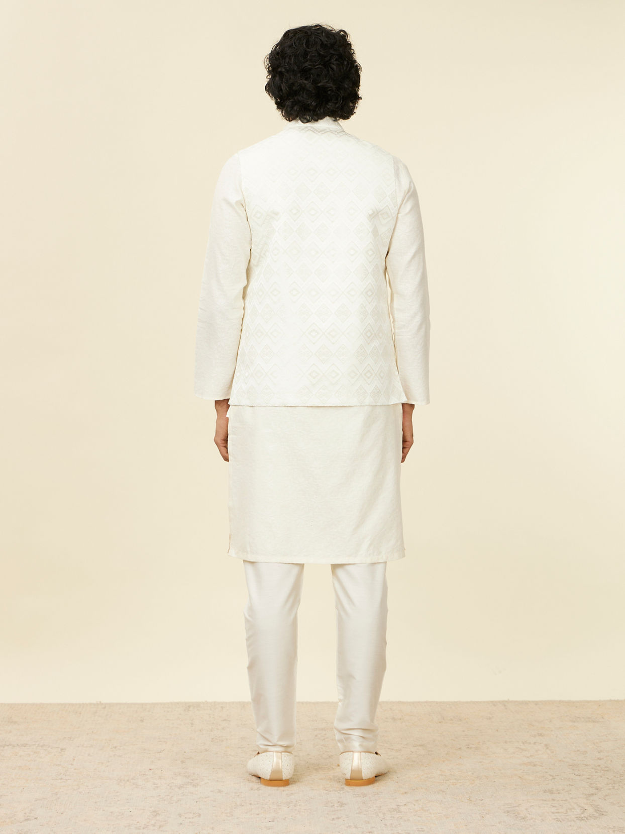 alt message - Manyavar Men Warm White Grid Patterned Nehru Jacket image number 3